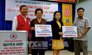 Thành phố Hồ Chí Minh quyên góp hỗ trợ đồng bào bị thiên tai, lũ lụt