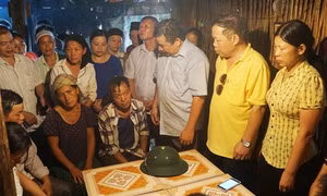 “Nước mắt” trên đỉnh núi cao Lũng Khỉnh