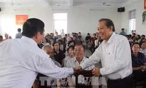Phó Thủ tướng Thường trực Trương Hòa Bình tiếp xúc cử tri tại Long An