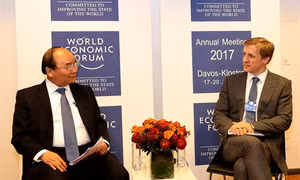 Thủ tướng Nguyễn Xuân Phúc gặp gỡ báo chí quốc tế bên lề Hội nghị WEF 2017