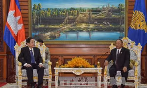 Chủ tịch Ủy ban Trung ương Mặt trận Tổ quốc Việt Nam Trần Thanh Mẫn thăm, làm việc tại Campuchia