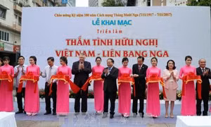 Khai mạc triển lãm ảnh “Thắm tình hữu nghị Việt Nam - Liên bang Nga"