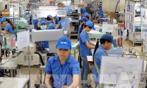 Công nhân lớn tuổi chịu thiệt khi xin nghỉ việc
