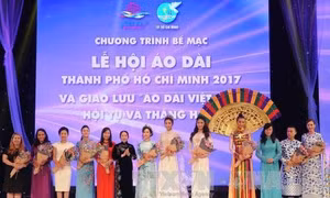 Hơn 70.000 người tham gia lễ hội Áo dài Thành phố Hồ Chí Minh lần 4 năm 2017