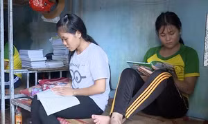 Quảng Ngãi: Học sinh vùng cao Tây Trà nhọc nhằn bám con chữ