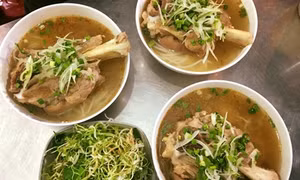 Bún chìa - món ăn dân dã nổi tiếng ở phố núi Buôn Mê Thuột