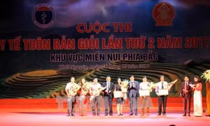 Y tế thôn bản đóng góp công sức đưa chỉ số y tế của Việt Nam thành điểm sáng