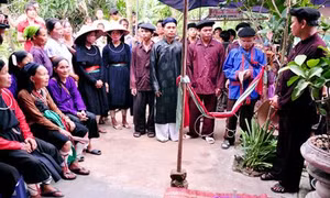 Ông mối và tục “bán đầu” lấy vợ trong hôn nhân của người Sán Chay ở Bắc Giang