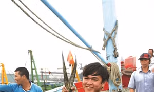 Tấp nập chợ cá Hàm Tử