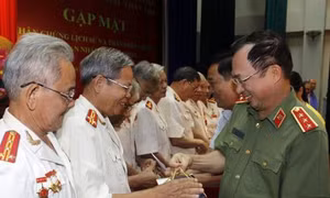 Gặp mặt nhân chứng lịch sử và thân nhân liệt sỹ Công an nhân dân