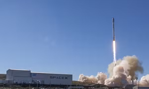 SpaceX phóng và thu hồi thành công tên lửa đẩy