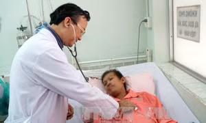 Cứu sống bệnh nhân Campuchia mắc bệnh Lupus ban đỏ gây biến chứng tổn thương đa cơ quan