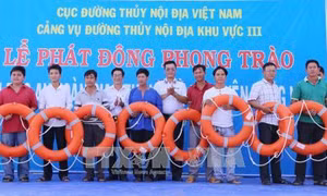 Quản lý bến đò khách trên sông trong mùa mưa bão