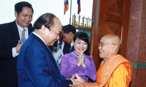 Thủ tướng Nguyễn Xuân Phúc thăm Đại Tăng thống Tep Vong, tiếp Hội Hữu nghị Campuchia – Việt Nam