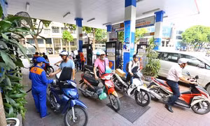 Giá xăng tăng tiếp hơn 300 đồng/lít từ 5/9/2017