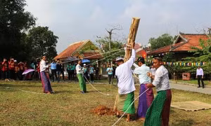 Lễ ăn mừng nhà mới của đồng bào Chăm