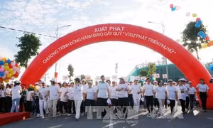 Thành phố Hồ Chí Minh: Hơn 5.000 người tham gia đi bộ gây quỹ “Vì sự phát triển phụ nữ”