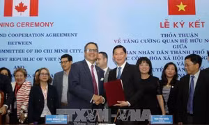 Thành phố Hồ Chí Minh và Thành phố Toronto (Canada) ký thỏa thuận tăng cường hợp tác