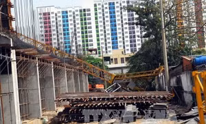 Sập cần cẩu công trình khiến hai người bị thương tại Thành phố Hồ Chí Minh