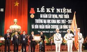 Phó Chủ tịch nước Đặng Thị Ngọc Thịnh dự lễ kỷ niệm 60 năm xây dựng, phát triển Trường Đại học Khoa học - Đại học Huế