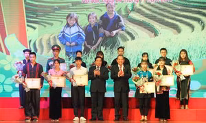 Lễ tuyên dương 161 “bông hoa” núi rừng xuất sắc, tiêu biểu năm 2017