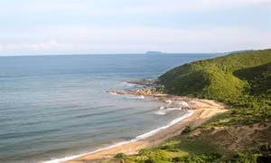 Đảo Cái Chiên (Quảng Ninh) hấp dẫn du khách hè năm 2017