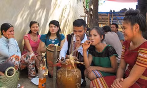 Quà mừng cưới của người Ba Na
