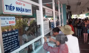 Người dân nghèo vùng biên gặp khó khăn trong mua bảo hiểm
