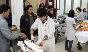 Ngày Tết, tránh lạm dụng rượu, bia để bảo vệ sức khỏe