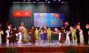 Thắt chặt mối quan hệ giữa các địa phương hai nước Việt Nam - Lào