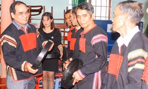 Lễ cấp chiêng và cúng chiêng của người Ê đê
