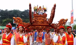 Nhiều giải pháp tránh ùn tắc cục bộ tại khu hành lễ trong ngày Giỗ Tổ Hùng Vương