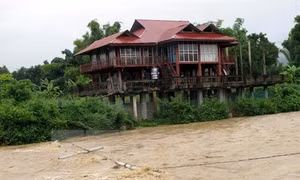 Mưa lớn gây ngập úng một số khu dân cư của thành phố Điện Biên Phủ