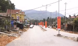 Nam Đông vững bước đi lên