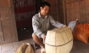 Nghề đan bem của người Cống ở Táng Ngá