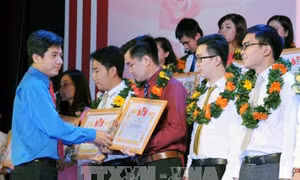 Trao Giải thưởng Nhà Giáo trẻ tiêu biểu Thành phố Hồ Chí Minh năm 2017