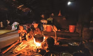 Đàn bà Hà Nhì phải ở nhà giữ lửa
