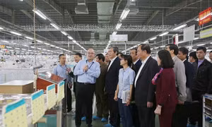 Thường trực Ban Bí thư Đinh Thế Huynh thăm, làm việc tại Khu công nghiệp Đại An, tỉnh Hải Dương