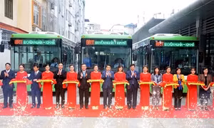 Hà Nội hiện đại hóa xe buýt mở rộng vùng phục vụ