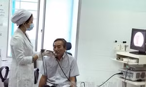 Giữ được giọng nói nhờ kỹ thuật đốt ung thư thanh quản qua đường họng miệng bằng Laser