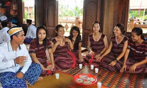 Tục "ngủ mèo" trước hôn nhân của người Chơ ro