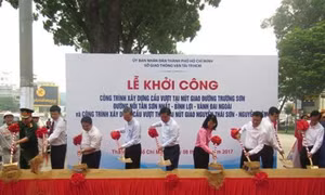 Khởi công dự án cầu vượt giải quyết ùn tắc cửa ngõ sân bay Tân Sơn Nhất