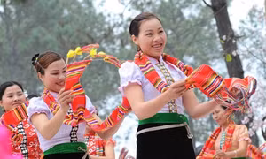 Khăn Piêu - Tín vật tình yêu