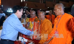Phó Thủ tướng Vương Đình Huệ gặp mặt, động viên đồng bào Khmer nhân dịp Tết Chôl Chnăm Thmây