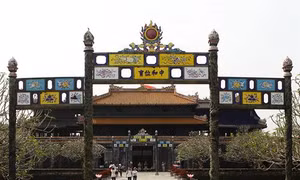 Phục chế và sản xuất thành công pháp lam trong trùng tu di tích Huế