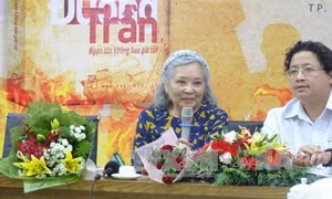 Ra mắt tự truyện “Đường trần – Ngọn lửa không bao giờ tắt” của tác giả Trần Tố Nga