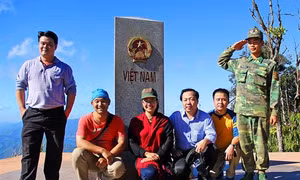 Thăm cột mốc nơi biên cương tổ quốc trên vùng cao Tây Bắc