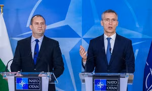 NATO và Mỹ muốn đối thoại với Nga trên thế mạnh