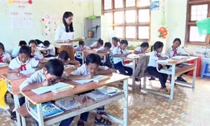 Nhọc nhằn gieo chữ dưới chân núi Ngọc Linh