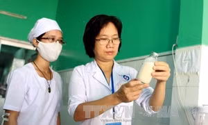Nữ bác sĩ hết lòng vì bệnh nhân nghèo